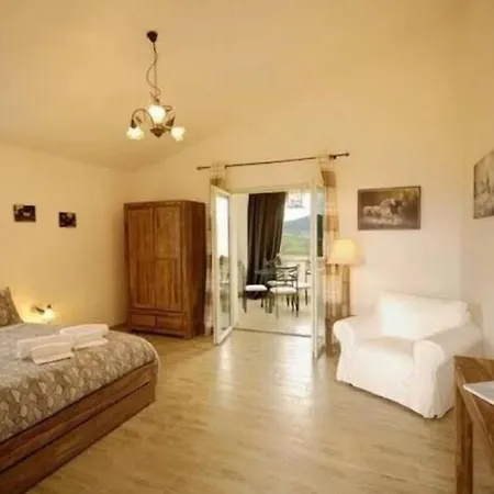 Pietriccio Rosso Apartment La Campigliola
